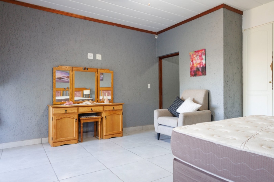 5 Bedroom Property for Sale in Schoemansville North West